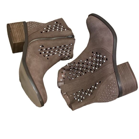 Steve Madden "DUDE" Genuine leather studded cut-out booties 8.5 - Picture 7 of 12